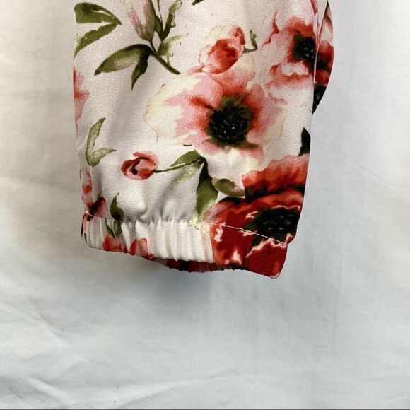 Styled by Joe Zee woman’s floral pants - Picture 4 of 11